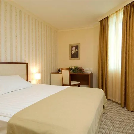 Hotel Hill 4*