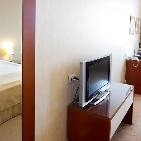 Hill Hotel 4*
