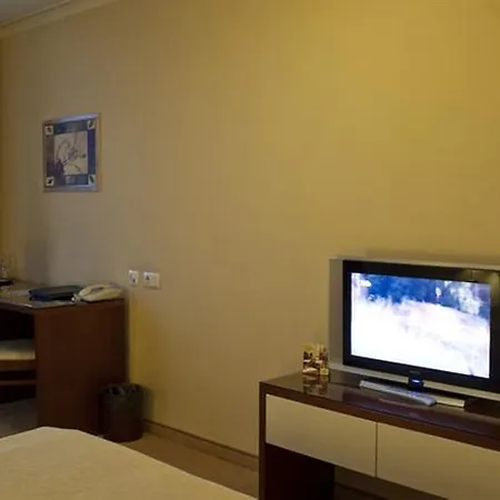 Hill Ξενοδοχείο 4*