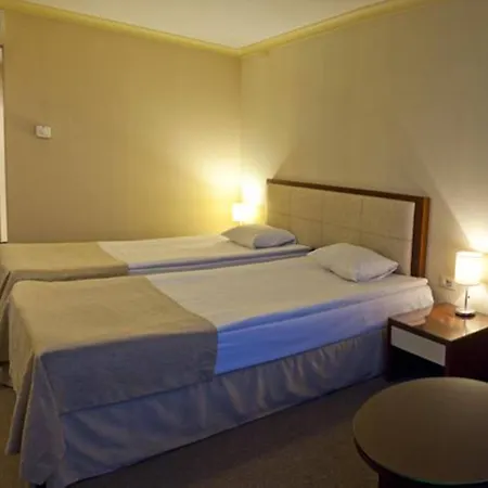 Ξενοδοχείο Hill 4*
